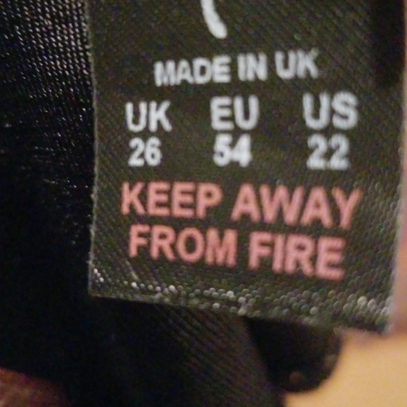 "I DRESS FOR ME" Shirt - Picture 5 of 6